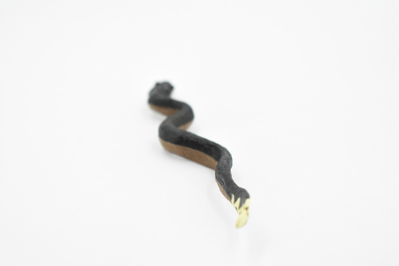 Sea Snake, Yellow Bellied, Very Nice Rubber Reptile, Educational, Hand Painted, Realistic, Replica, Toys, Kids, Gift,    4 1/2 Inches.          F3125 B225