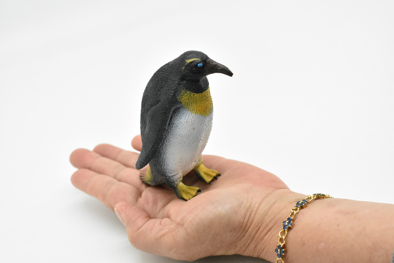 Penguin, Emperor, Squeezable Squeaky, Very Nice Rubber Reproduction   4"    F3411 B325