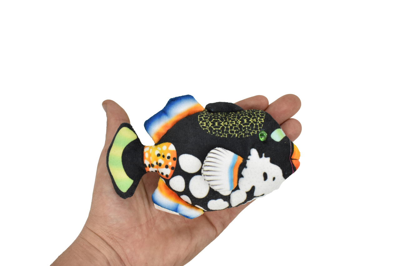Triggerfish, Tropical Fish Magnet, Fish Design, Realistic Figure, Educational, Figure, Lifelike, Model, Figurine, Replica,    5 1/2 Inches. 