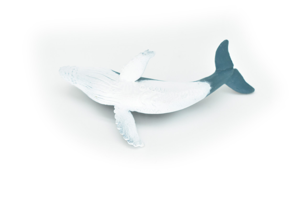 Humpback Whale,  Plastic Replica 3"Long ~ F3906-B9