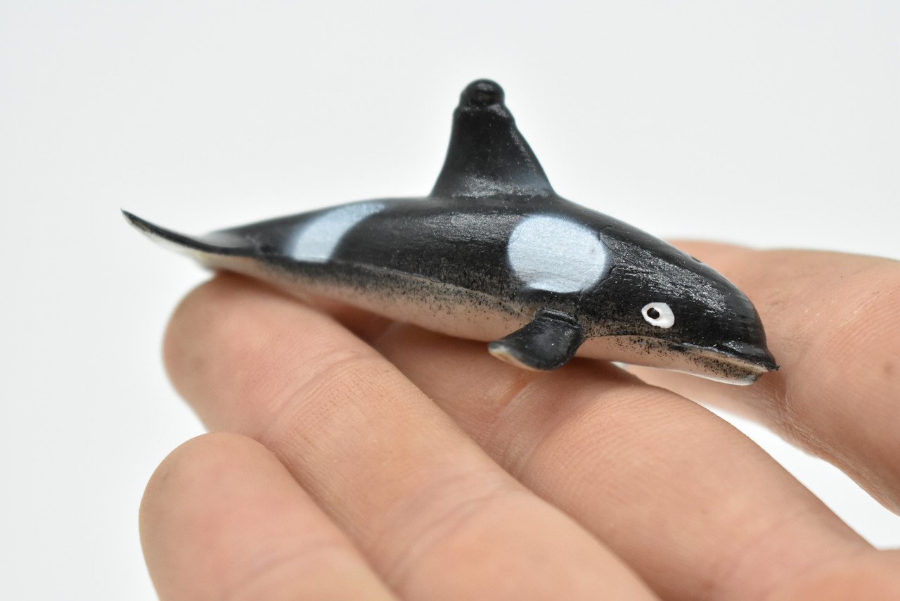 Orca, Killer Whale,  Very Nice Plastic Replica   2 3/4"  -  F601 B35