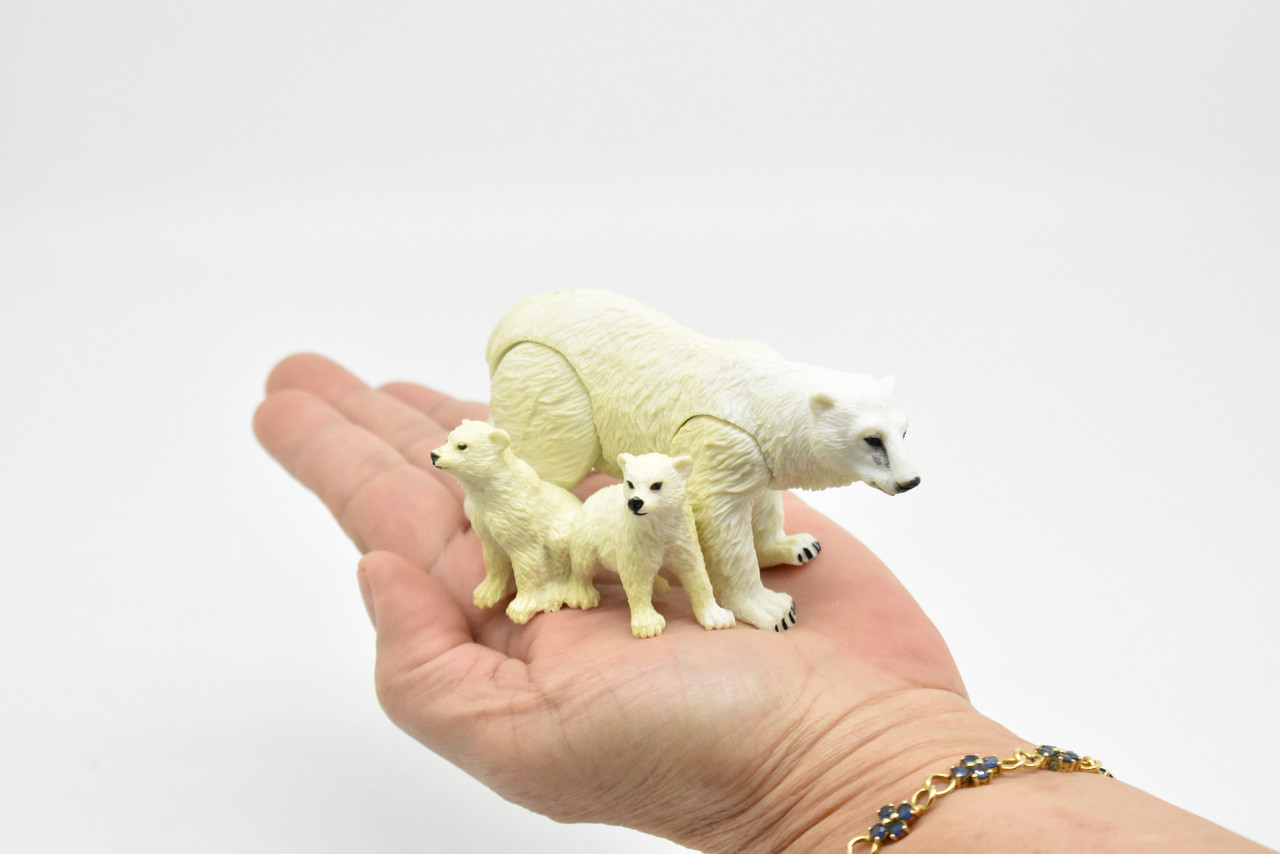 Polar Bear, with Babies, Moveable Legs, Model, Figure, Figurine, Museum Quality, Rubber Replica, Hand Painted    4"    CWG207 BB42