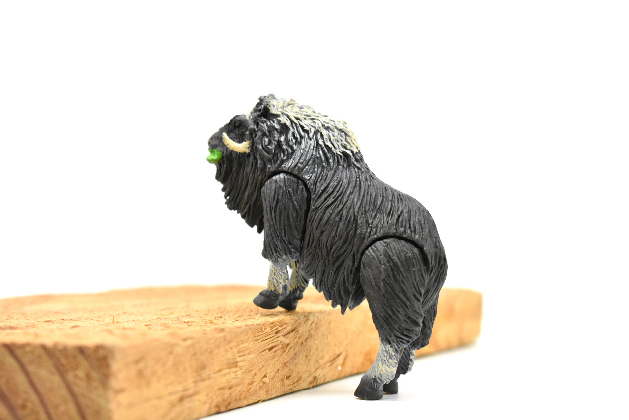 Musk Ox, Muskox, Moveable Legs, Museum Quality, Realistic, Plastic, Animal Design, Educational, Hand Painted, Figure, Lifelike, Model, Replica, Gift    4"  CWG210 BB42