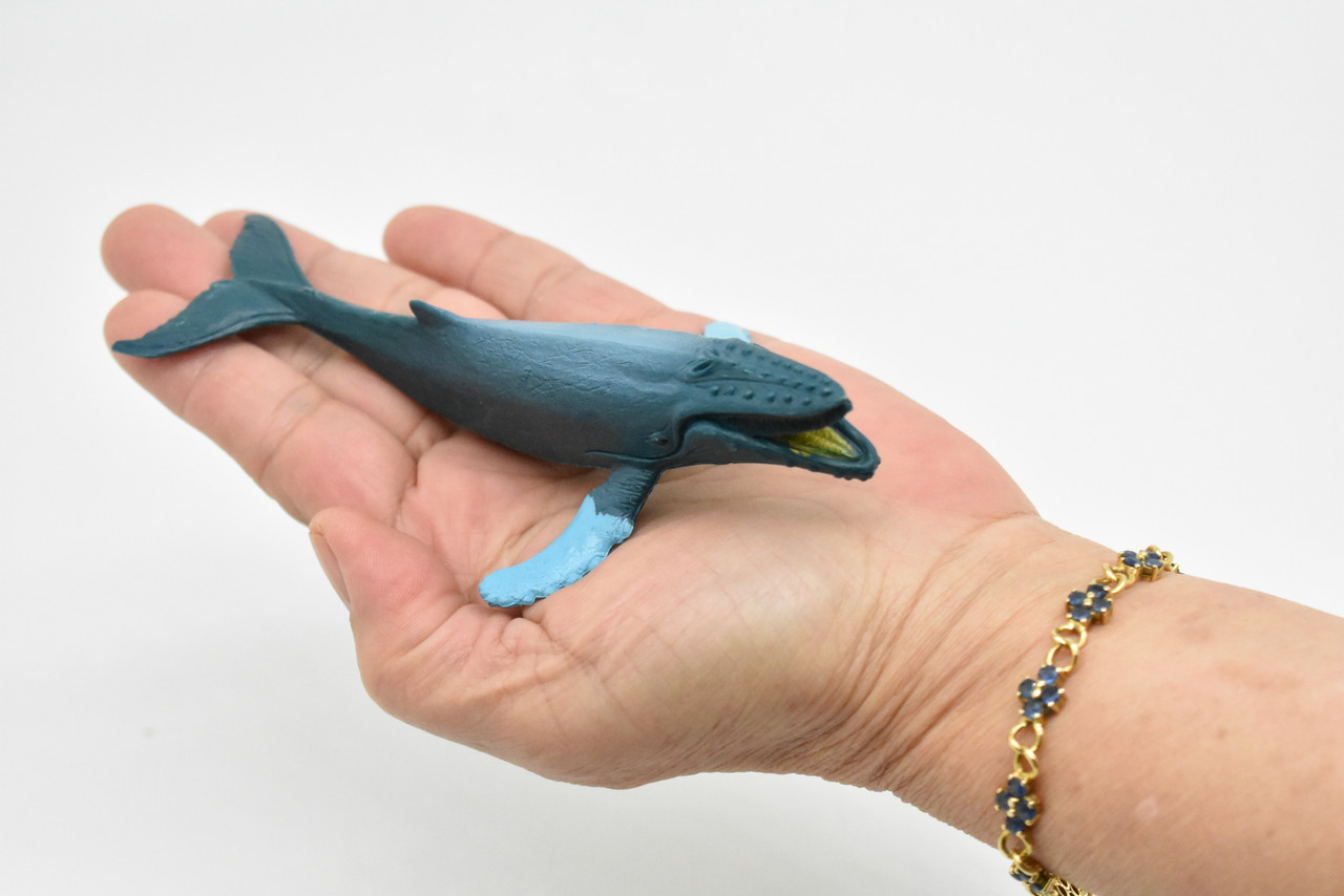 Humpback Whale, Very Nice Rubber Animal, Educational, Toy, Kids, Realistic Figure, Lifelike Hand Painted Model, Figurine,   5 1/2"   CWG225 BB46