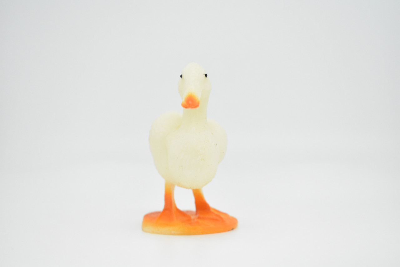 Goose, White Domestic, Very Nice Plastic Reproduction   3 1/2"    FN10-B603