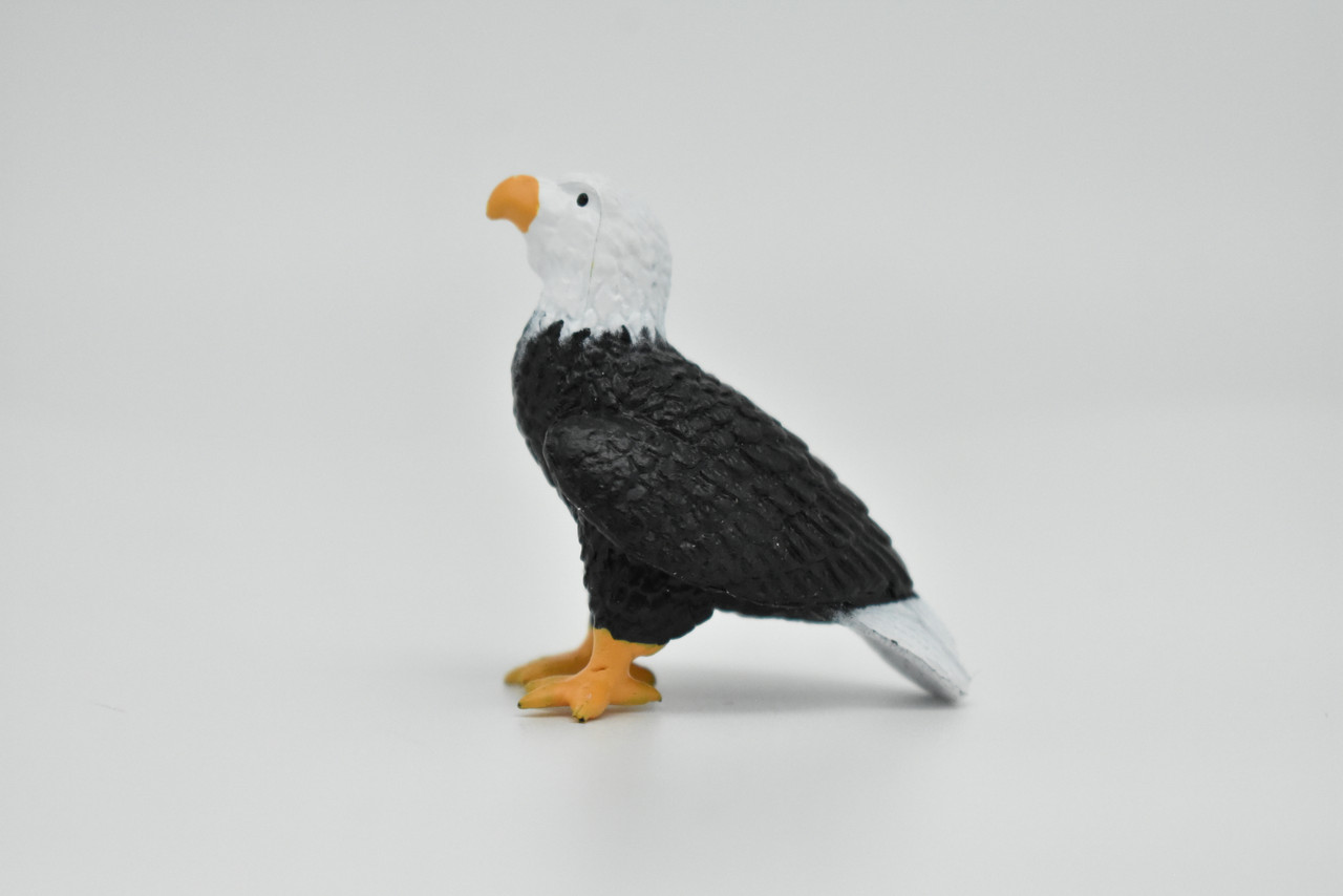 Bald Eagle, Very Nice Plastic Reproduction Hand Painted     2"    F203 B9