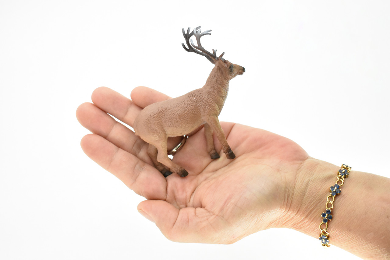Elk, Wapiti, Realistic Rubber Reproduction, Hand Painted Figurines       3.5"      CH146 B246