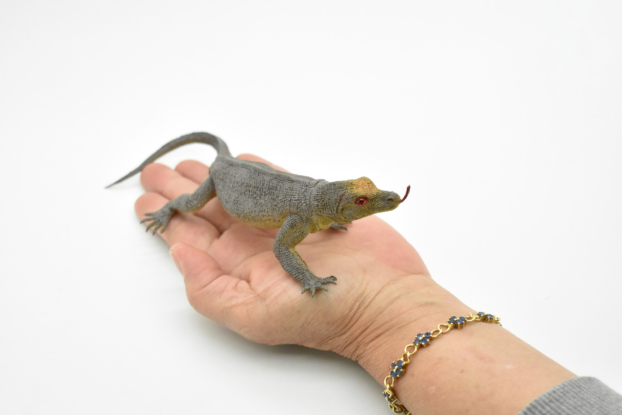 Komodo Dragon, Lizard, Reptile, Very Realistic Rubber Reproduction, Hand Painted Figurines,    8"    RI13 B259
