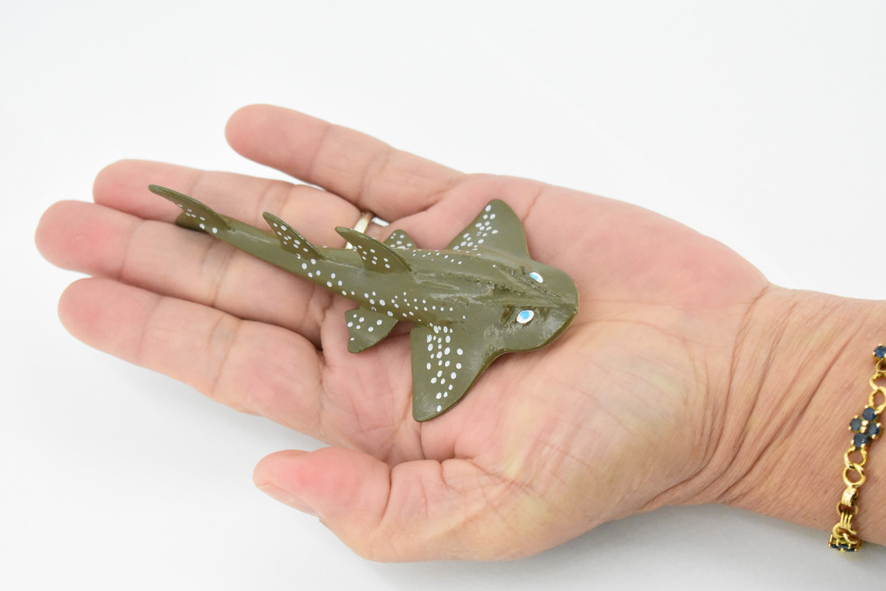 Guitarfish Shark, Shovelnose Ray, Rubber Fish, Hand Painted, Realistic Toy Figure, Model, Replica, Kids, Educational, Gift,       4"      CH423 BB108