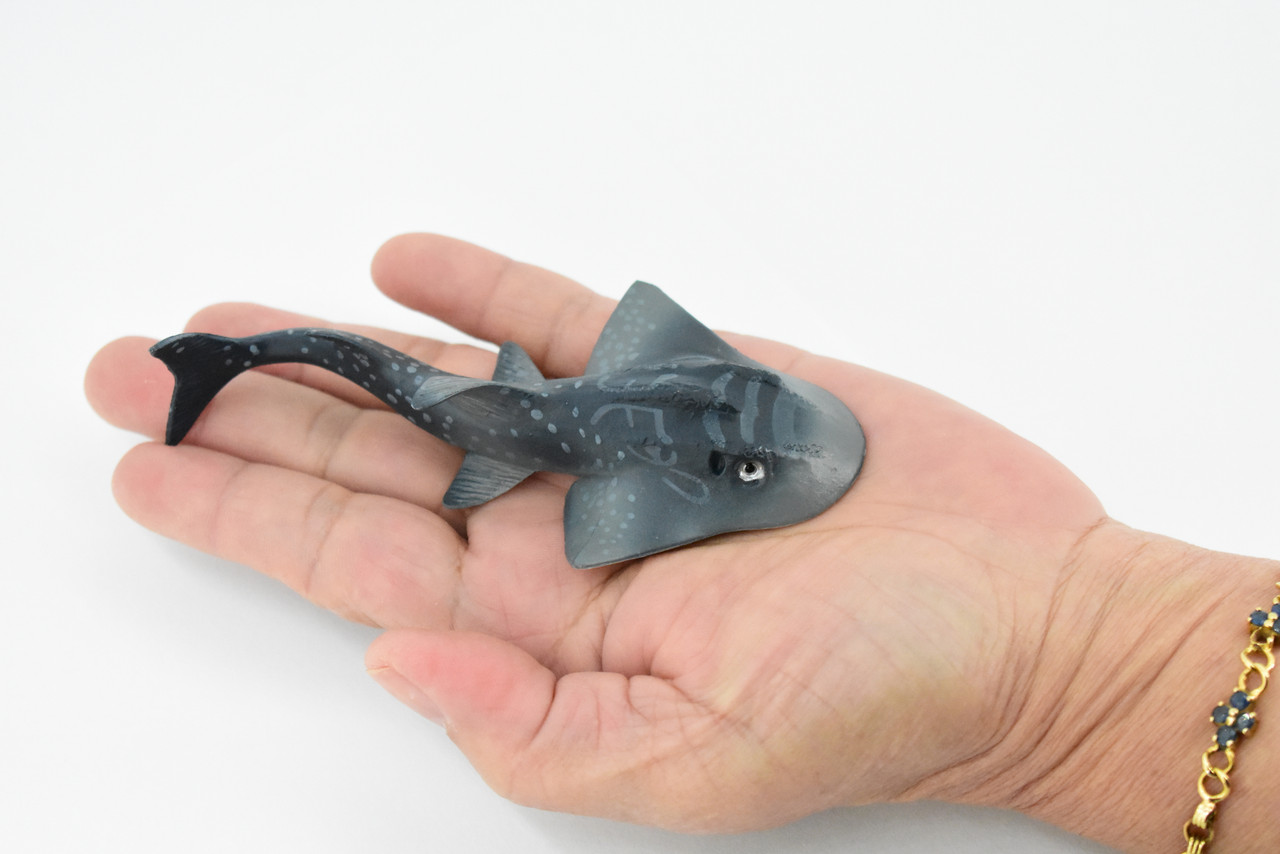 Guitarfish Shark, Shovelnose Ray, Rubber Fish, Hand Painted, Educational Design, Diorama Model, Toy, Kids,   5 Inches. 