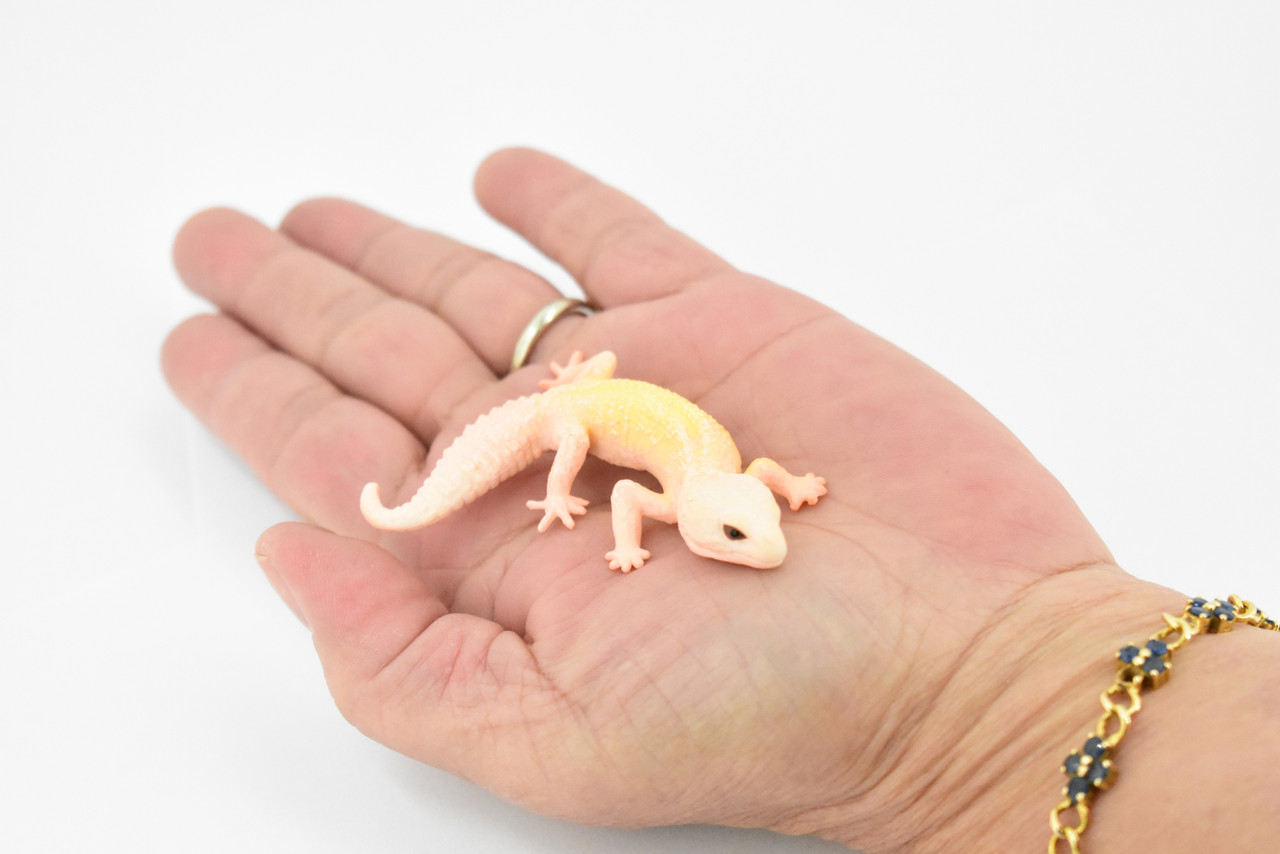 Gecko, Leopard, Lizard, Reptile, Museum Quality, Hand Painted, Educational, Realistic Toy Figure, Diorama Model, Kids,  3 Inches. 