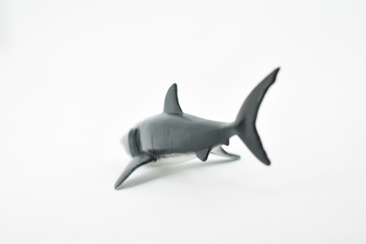 Great White, G.W. Shark, Very Nice Design, Hand Painted, Educational, Rubber Fish, Diorama Model, Replica, Realistic Toy Figure, Kids,  3 Inches.