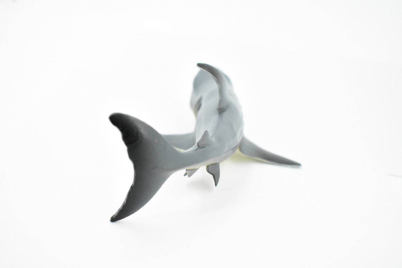 Great White, G.W. Shark, Museum Quality, Hand Painted, Educational, Rubber Fish, Diorama Model, Replica, Realistic Toy Figure, Kids,  6 1/2 Inches.
