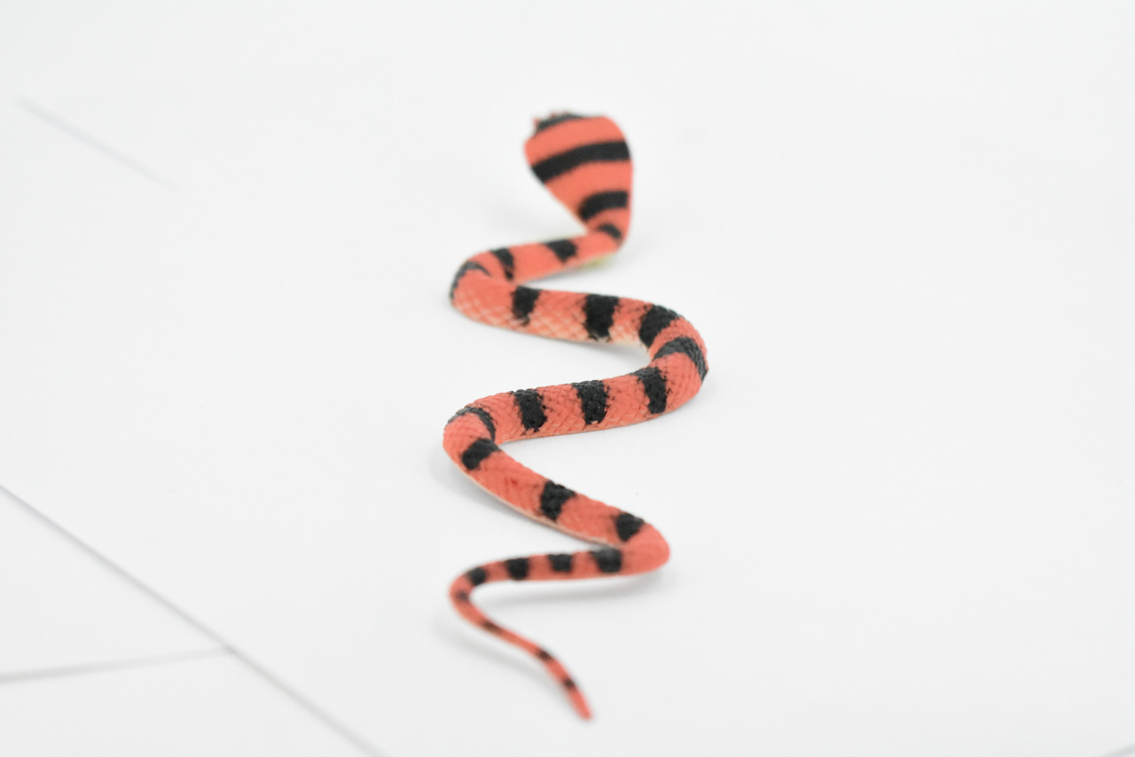 MOJO - King Cobra Snake, Hand-Painted Toy Figure, Wildlife Collection, True to Life & Highly Detailed