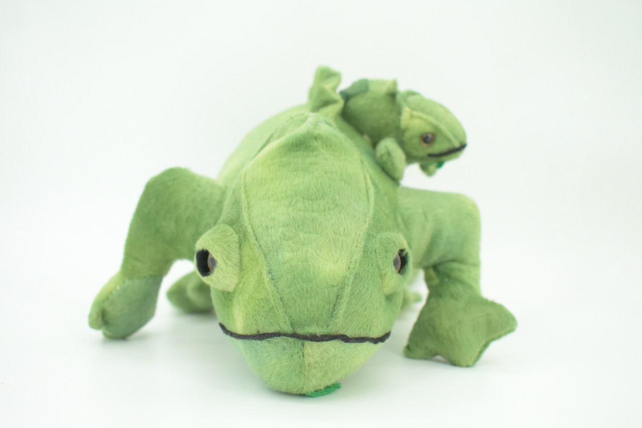 Iguana with Baby, Plush Animal, Soft, Stuffed, Toy, Educational, Realistic Iguana Design, Figure, Lifelike, Replica, Gift,       14"    PK02 B498