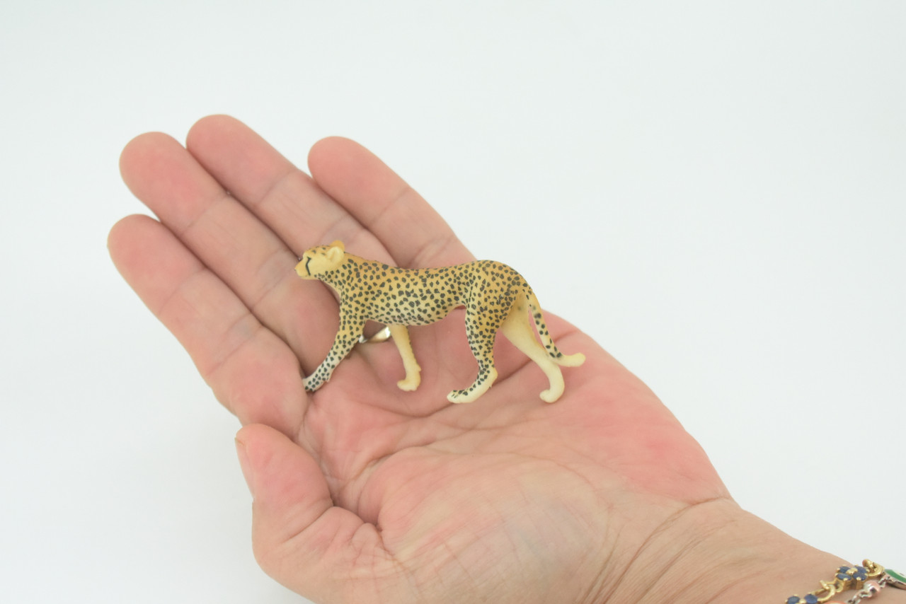 Cheetah, Big Cat, African speedster, Hand Painted, Educational, Rubber Animal, Realistic Figure, Lifelike Model, Gift,    3 "   SF28 B45