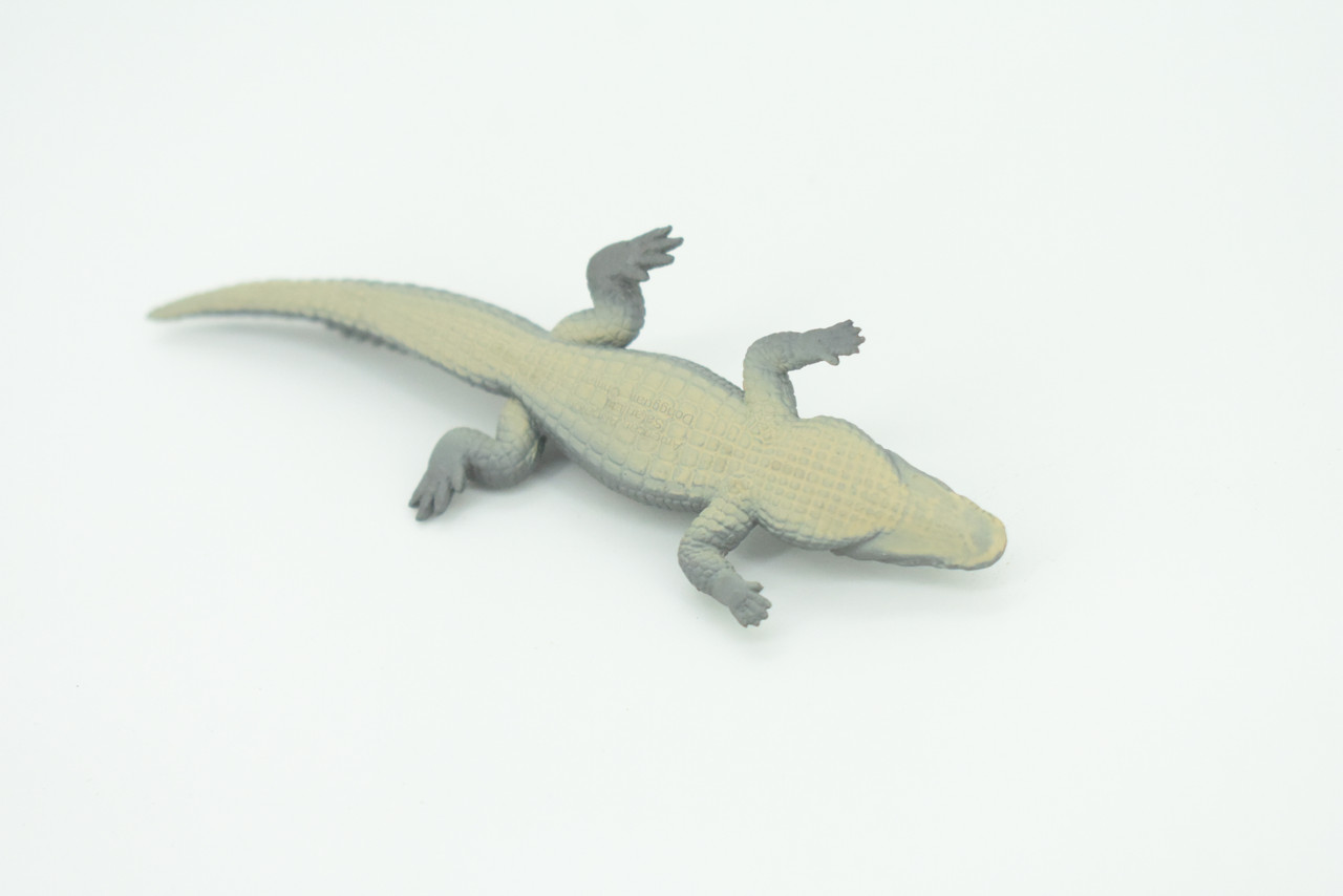 American Alligator, Alligator mississippiensis, Hand Painted, Educational, Rubber Reptile, Realistic Figure, Lifelike, Gift,    4"    SF40 B15 