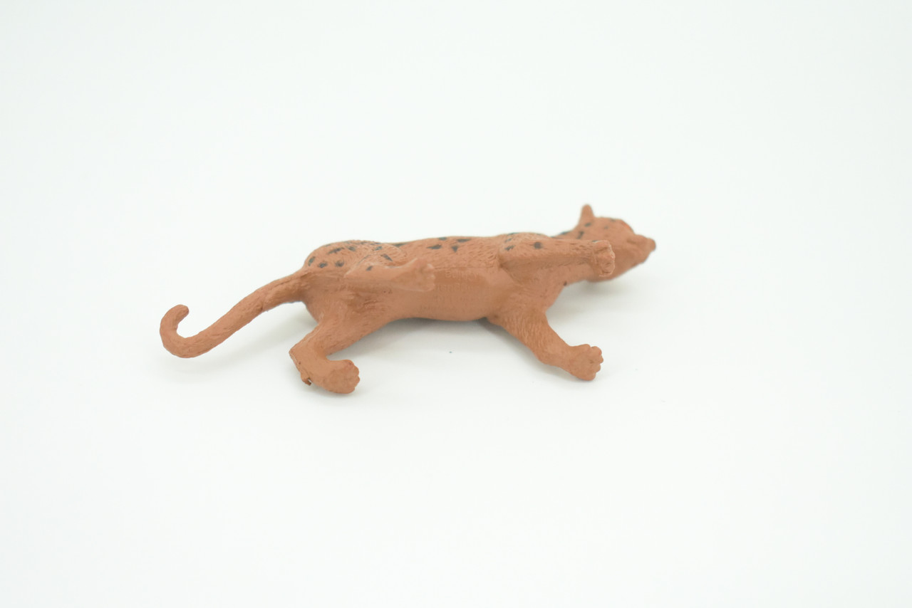 Leopard, Amur leopard, Far Eastern leopard, Hand Painted, Educational, Rubber Animal, Realistic Figure, Lifelike, Gift,    2 3/4"    SF51 B58