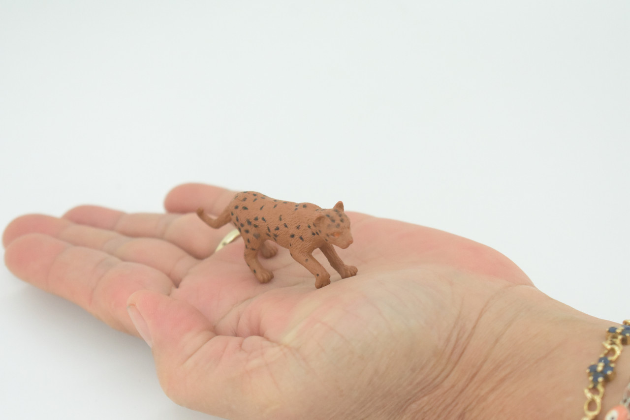 Leopard, Amur leopard, Far Eastern leopard, Hand Painted, Educational, Rubber Animal, Realistic Figure, Lifelike, Gift,    2 3/4"    SF51 B58