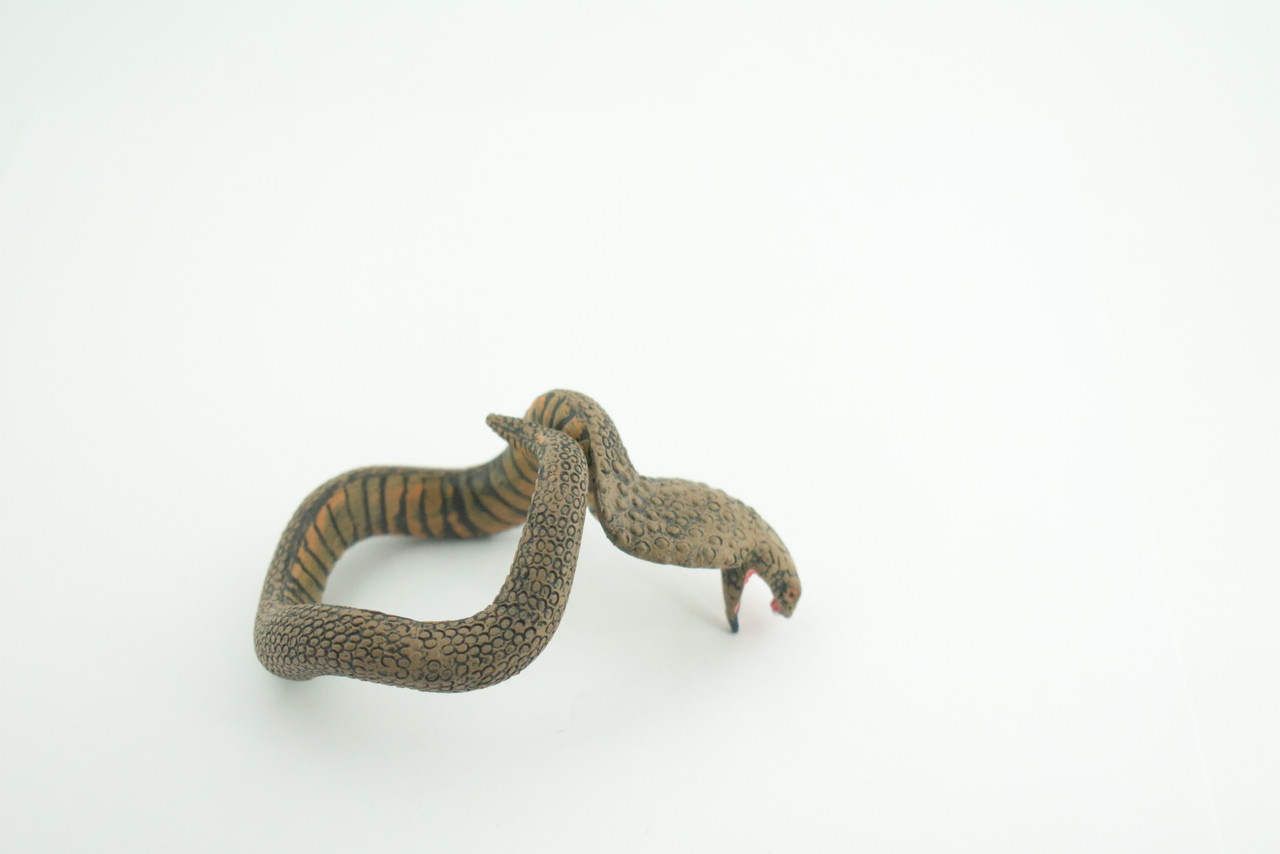Cobra Snake Bracelet, Snake Wrist Band, Plastic Reptile, Educational, Realistic, Beautiful Design, Figure, Lifelike, Replica, Gift,     3"   RI67 B663 
