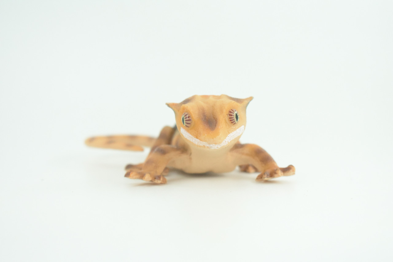 Crested Gecko, Eyelash Gecko, Museum Quality, Educational, Hand Painted, Rubber Lizard, Realistic Reptile, Diorama, Toy, Kids, Gift,   5 1/2 Inches.  CH792 BB186