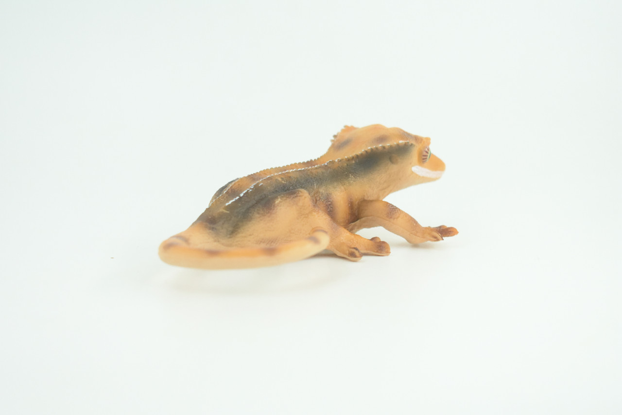Crested Gecko, Eyelash Gecko, Museum Quality, Educational, Hand Painted, Rubber Lizard, Realistic Reptile, Diorama, Toy, Kids, Gift,   5 1/2 Inches.  CH792 BB186