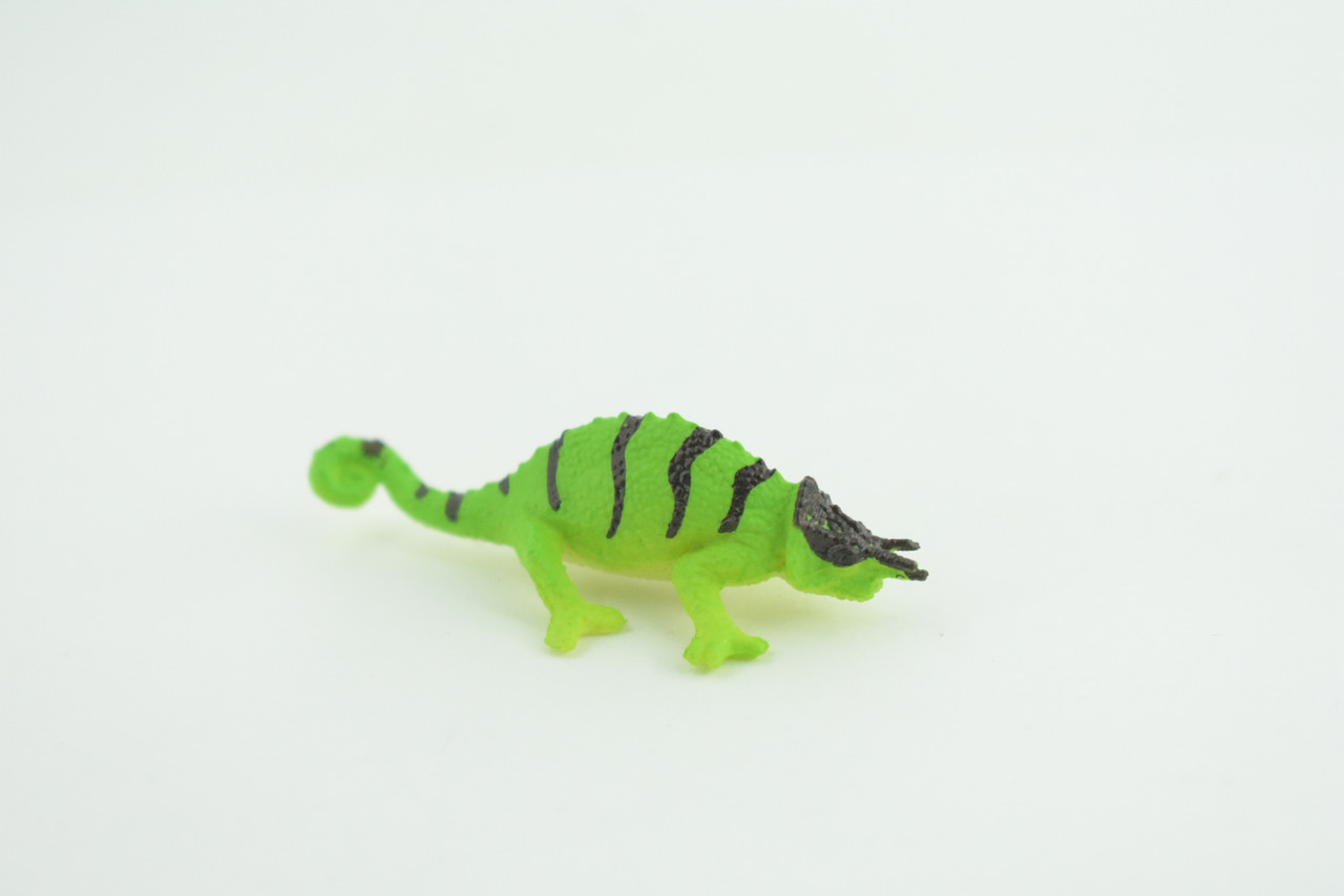 Horned Chameleon Lizard, Rubber Reptile, Hand Painted, Educational, Realistic, Model, Toys, Kids, Gift,   2 Inches.    WR47 B197  