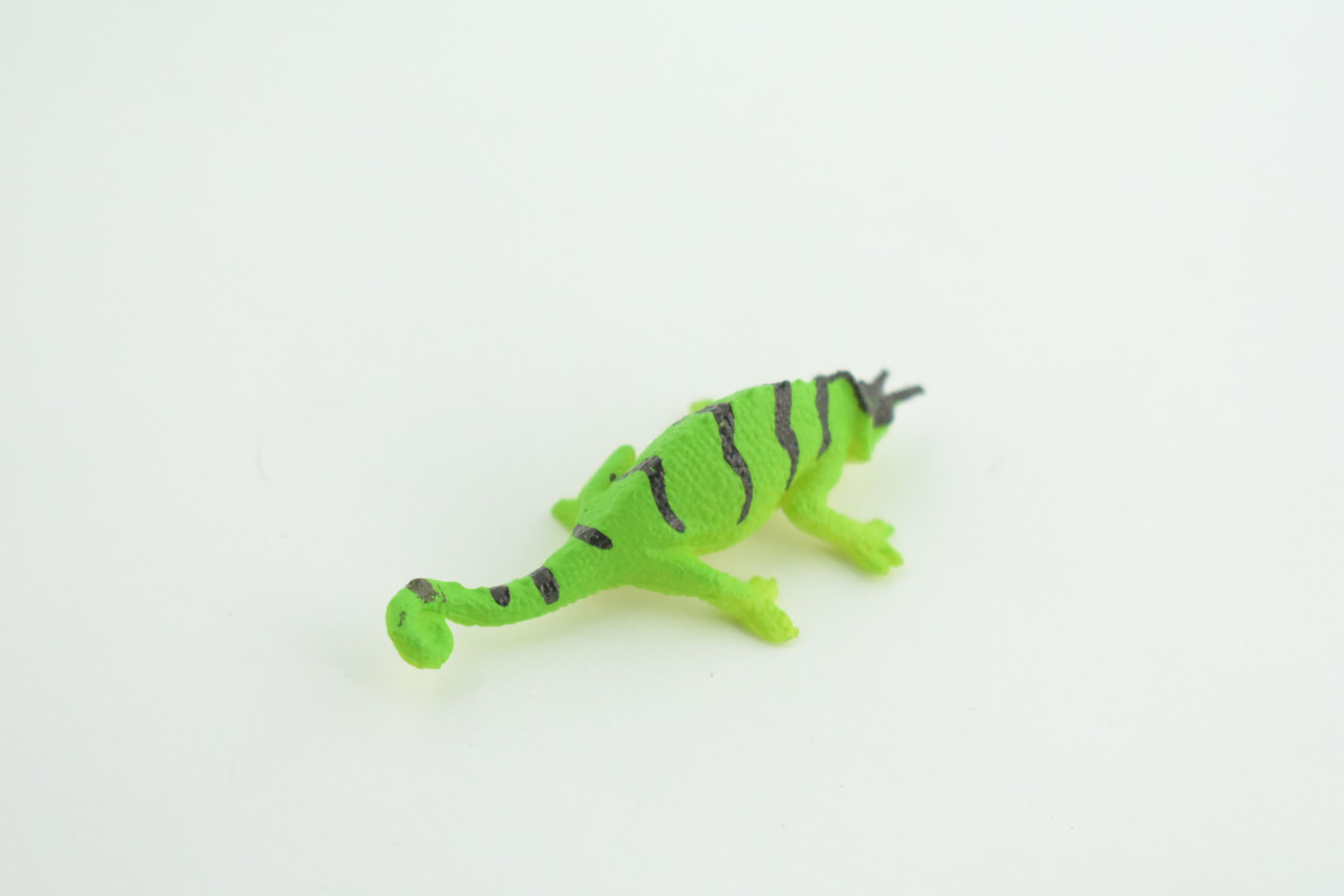 Horned Chameleon Lizard, Rubber Reptile, Hand Painted, Educational, Realistic, Model, Toys, Kids, Gift,   2 Inches.    WR47 B197  
