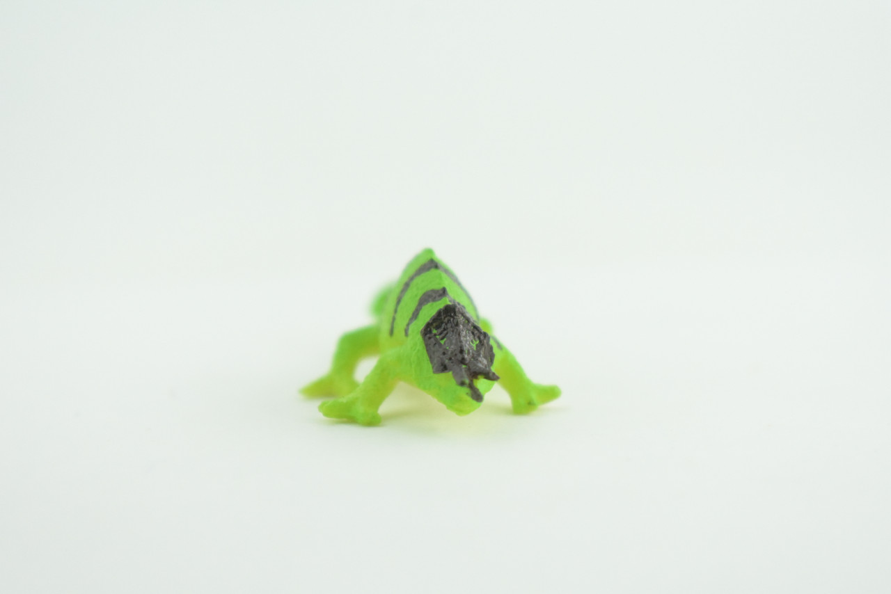 Horned Chameleon Lizard, Rubber Reptile, Hand Painted, Educational, Realistic, Model, Toys, Kids, Gift,   2 Inches.    WR47 B197  
