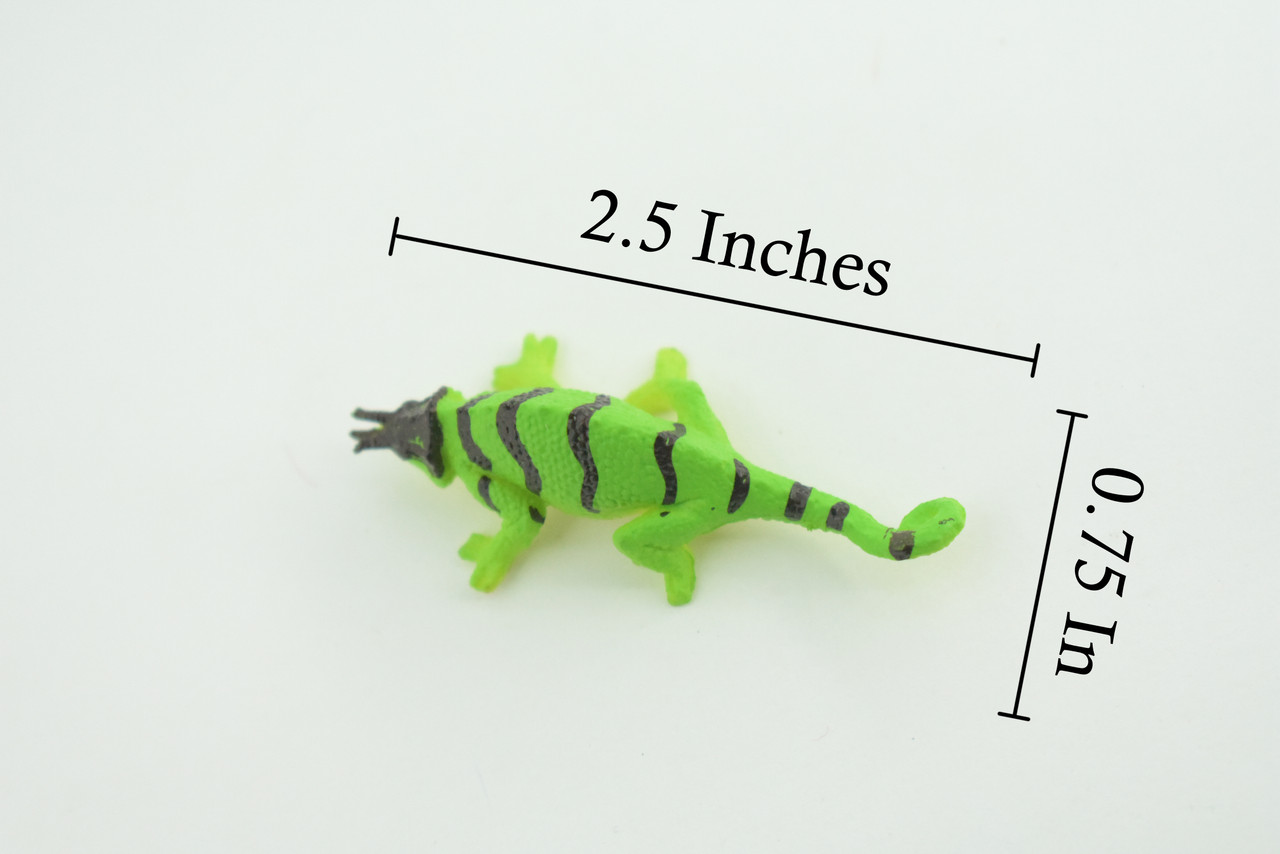 Horned Chameleon Lizard, Rubber Reptile, Hand Painted, Educational, Realistic, Model, Toys, Kids, Gift, 2 Inches. WR47 B197 