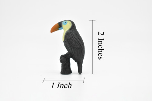 Toucan, Bird, Very Nice Plastic Reproduction, Hand Painted    2"     F093 B43