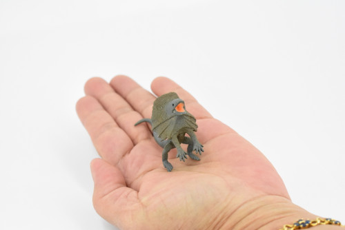 Lizard, Frill-Necked Lizard, Standing, Frilled Dragon, Reptile, Very Nice Rubber Design, Educational Figure, Lifelike, Diorama Model, Replica, Toy, Kids, Gift,      2 1/2 Inches 