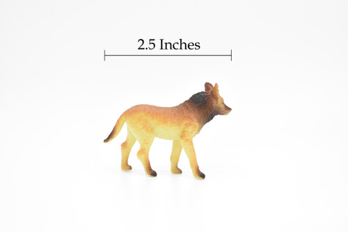 Dingo, Very Nice Plastic Animal Toy, Figure, Model ,    2 1/2 "    CWG134 B238
