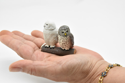 Snowy Owl, Very Nice Rubber Birds, Hand Painted, Educational, Diorama, Realistic Figure, Lifelike, Replica, Toy, Kids,  2 Inches. 