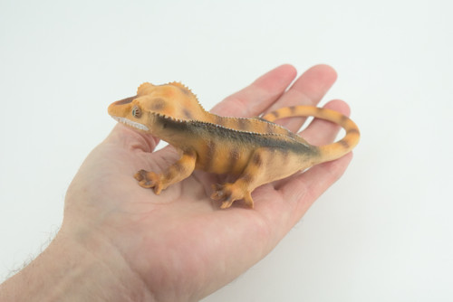Crested Gecko, Eyelash Gecko, Museum Quality, Educational, Hand Painted, Rubber Lizard, Realistic Reptile, Diorama, Toy, Kids, Gift, 5 1/2 Inches. CH792 BB186