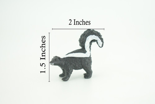 Skunk, Polecat, Stink-badger, Museum Quality, Hand Painted, Rubber Animal, Educational, Realistic, Figure, Diorama Model, Replica, Kids, Gift, 2 Inches. CH1057 BB218