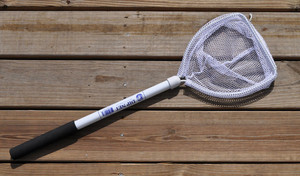 Lee Fisher - Pvc Baitwell Net - 8x9in 18in Handle - TT-LNJF07 Lee Fisher - Pvc Baitwell Net - 8x9in 18in Handle - TT-LNJF07