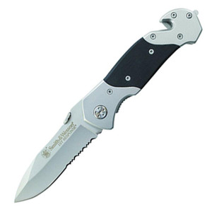 Smith & Wesson First Responder Folding Knife 3-3/10" Serrated Drop Point Blade Black Silver - SWFRSCP Smith & Wesson First Responder Folding Knife 3-3/10" Serrated Drop Point Blade Black Silver - SWFRSCP