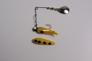 Betts Spin Grub - 1/32oz Ylw/Black Spots 12/cd