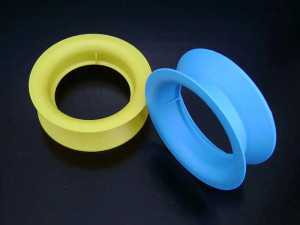 Challenge Plastics - Yo-yo Hand Reels - 6in Assorted Colors -