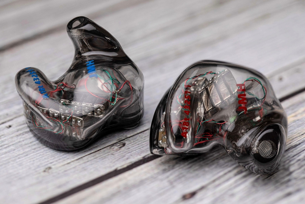 deno　64Audio A18t custom iem 64 Audio A18t Custom In-Ear Monitors