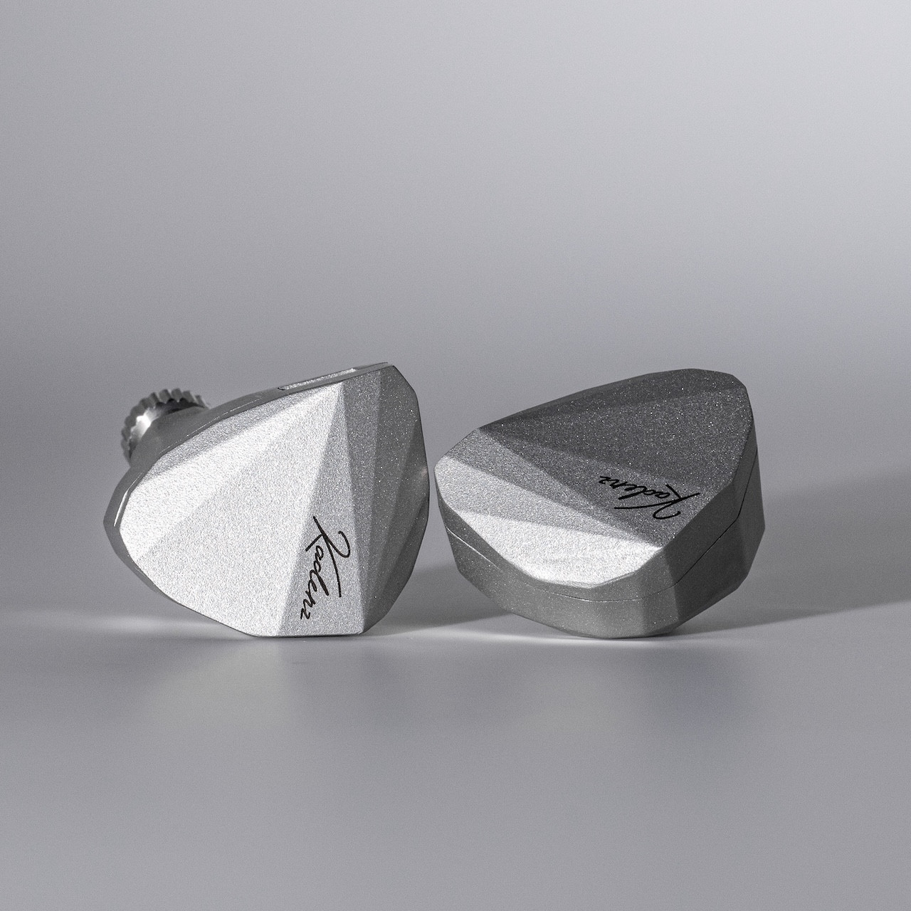 Moondrop KADENZ（カデンツ） Amazon.co.jp: 水月雨 Moondrop Kadenz カナル型イヤホン 有線