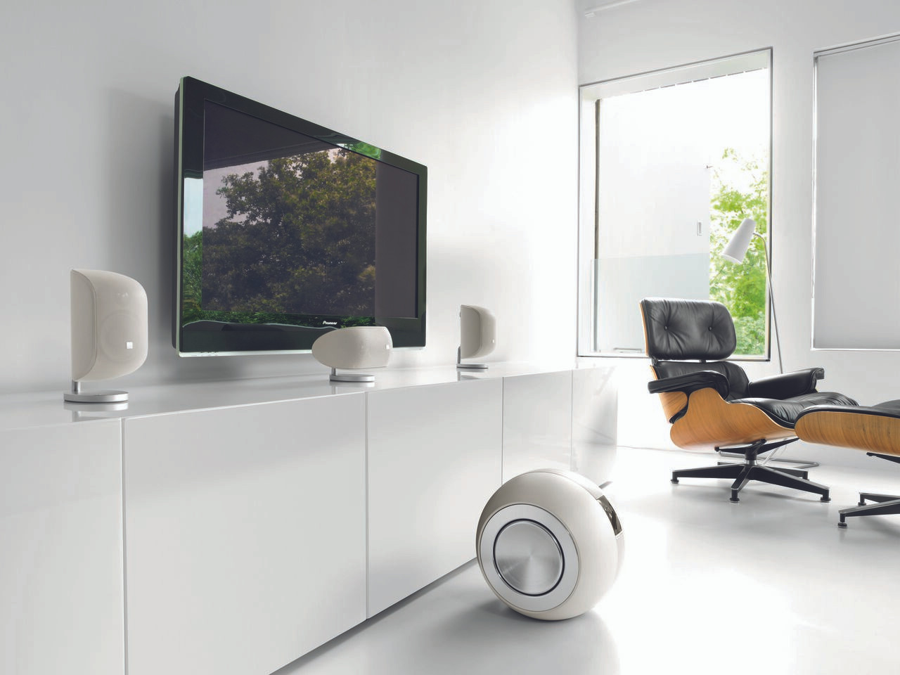 Bowers & Wilkins M1 Compact Satellite Speaker