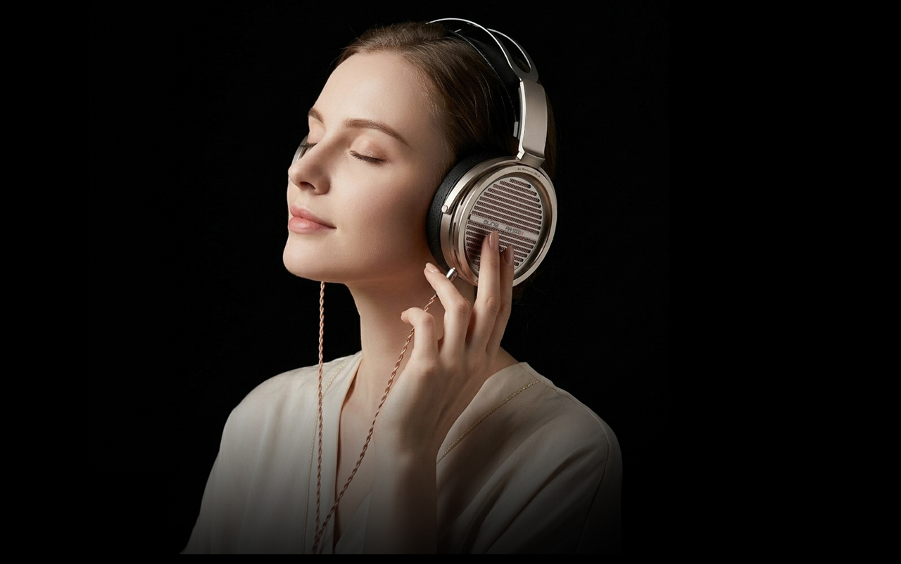 ヘッドホン aune ar5000 Aune AR5000 Open-Back Headphones (Floor Model)