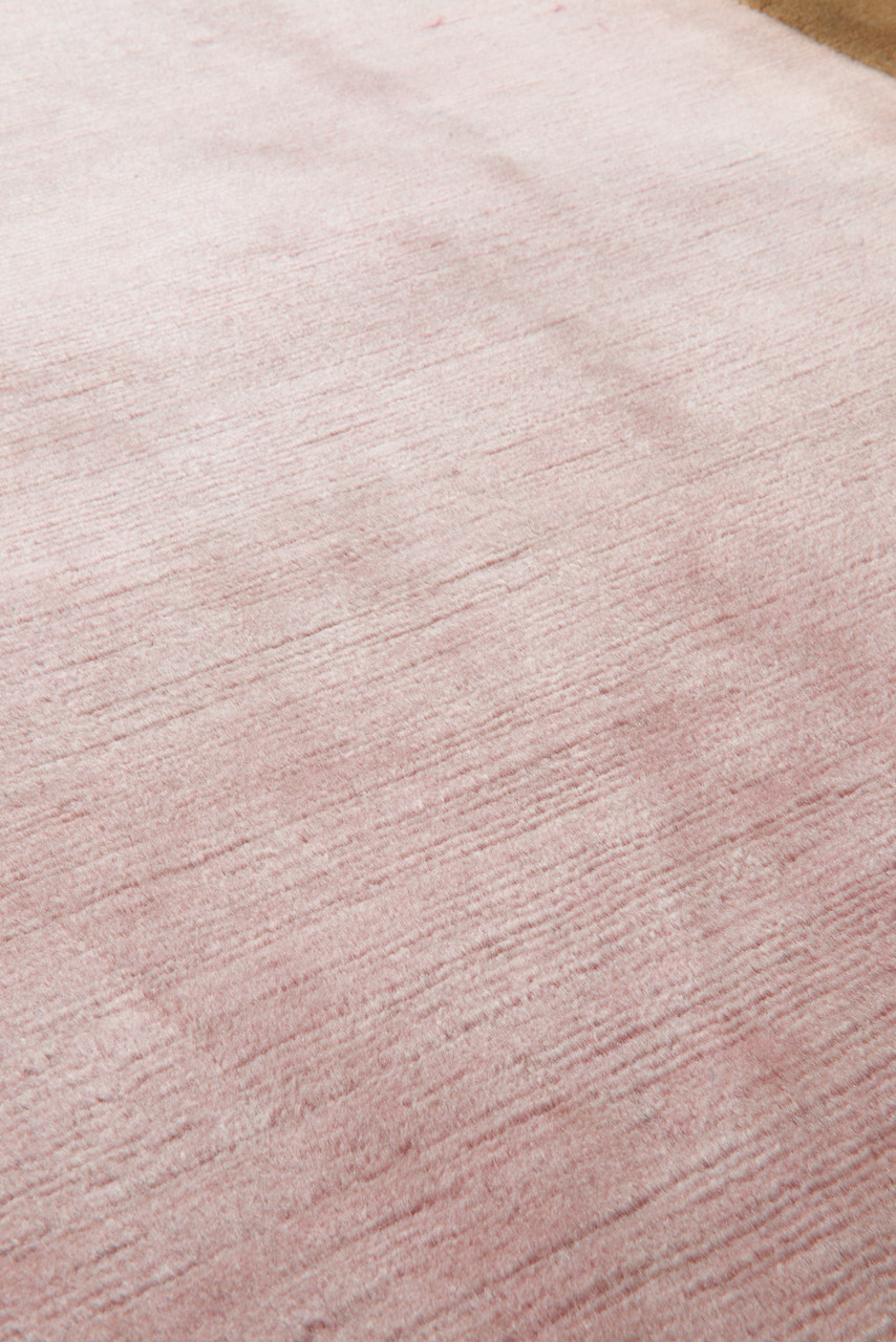 Border Mohair Rose Quartz by The Rug Company - Close-up