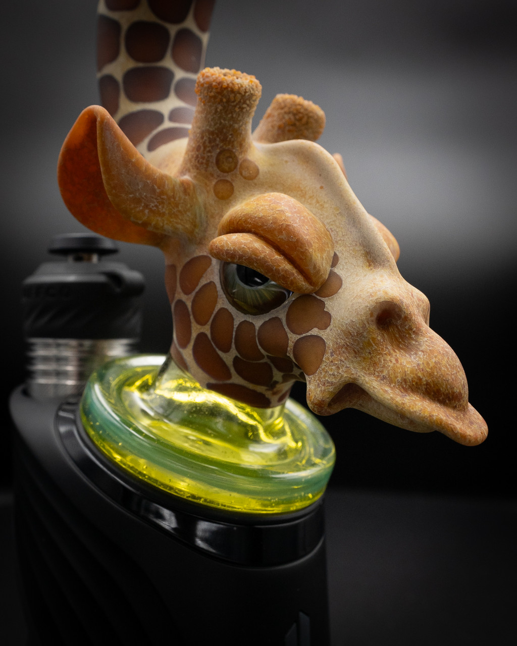 Robertson Highrise Giraffe Puffco Peak Topper