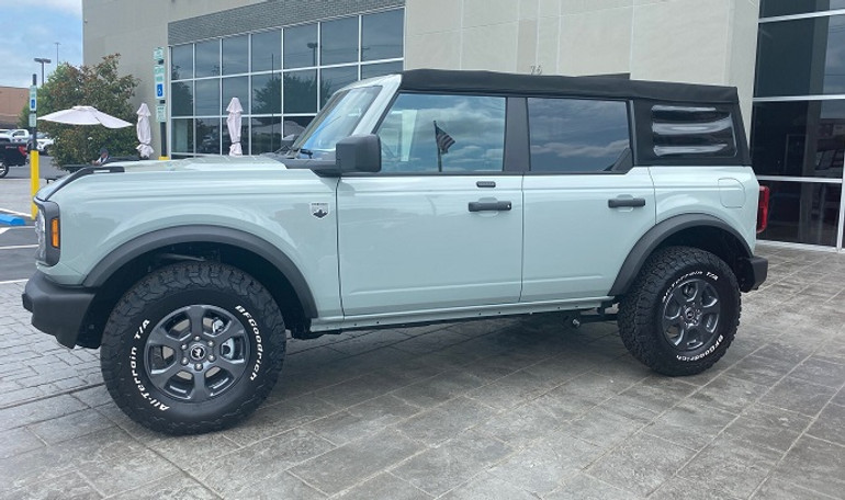 2021 Bronco Base 4Door on 33” Tires 