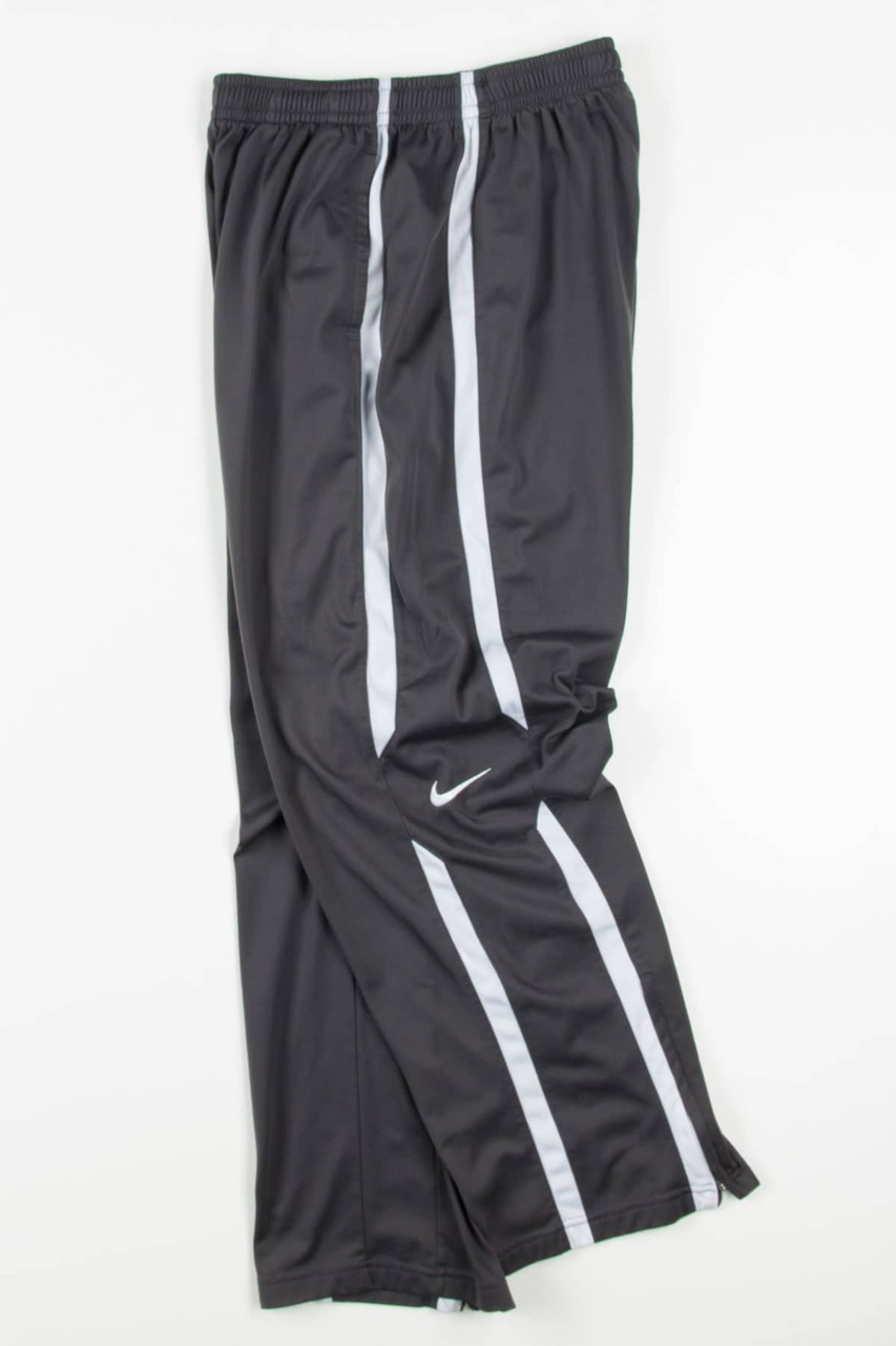Yeni Nike Vintage Track Pants'lar şimdi satışta kolayca sitemizden