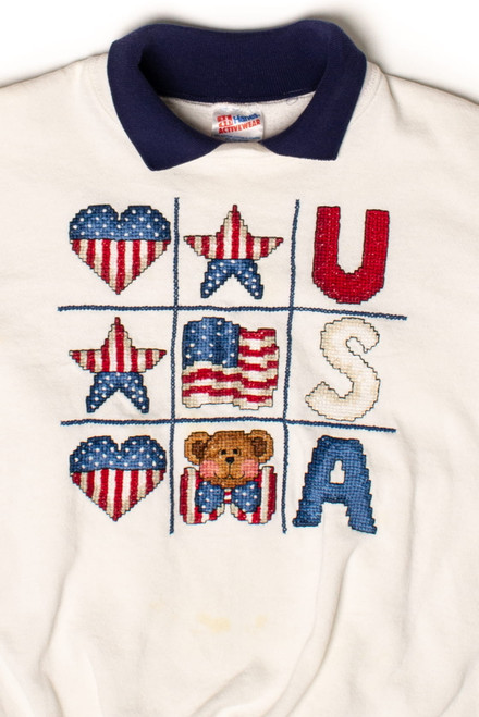 Vintage Embroidered USA Teddy Bear Sweatshirt (1990s)