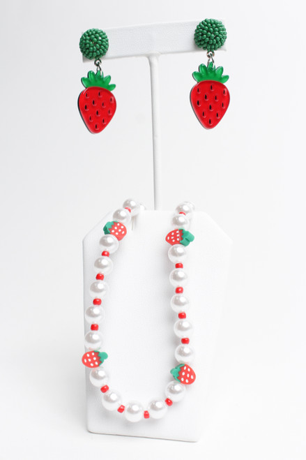 Strawberry Pearls Necklace